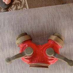 VINTAGE BRASS FIRE HOSE / HYDRANT SPLITTER. ALL  BRASS2 1/2” to 2 - 1 -1/2” ball valve gates. 