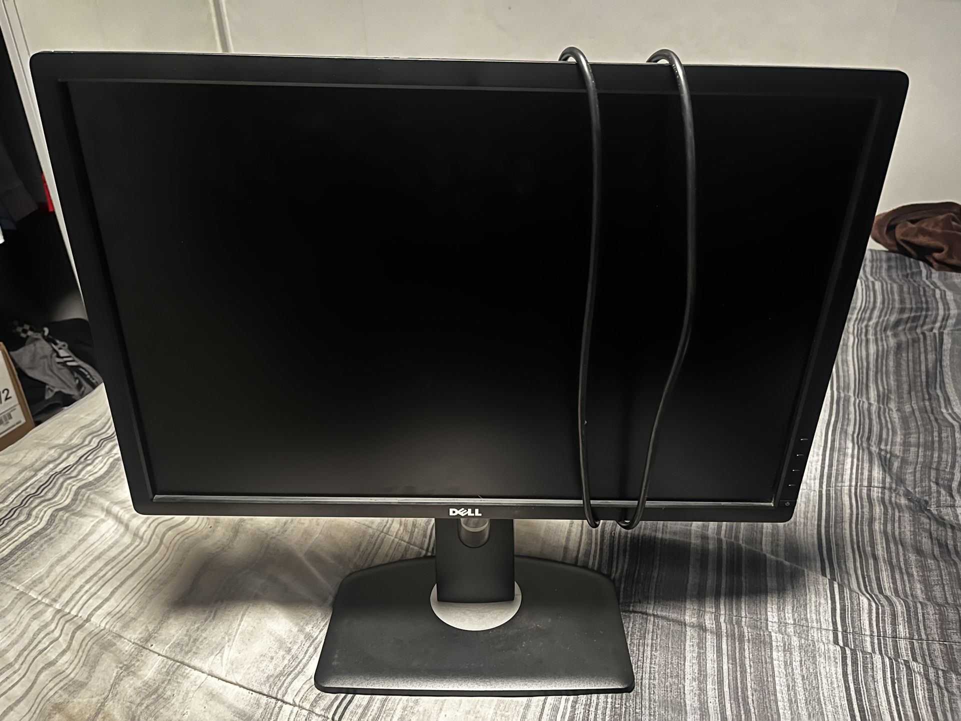 Dell UltraSharp U2412M 24-Inch Monitor