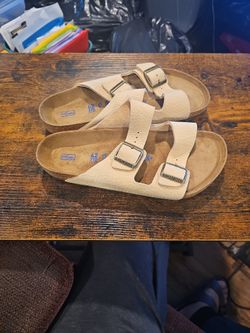 Men's  Borkenstock Arizona Soft Footbed Sandal - Never Worn
