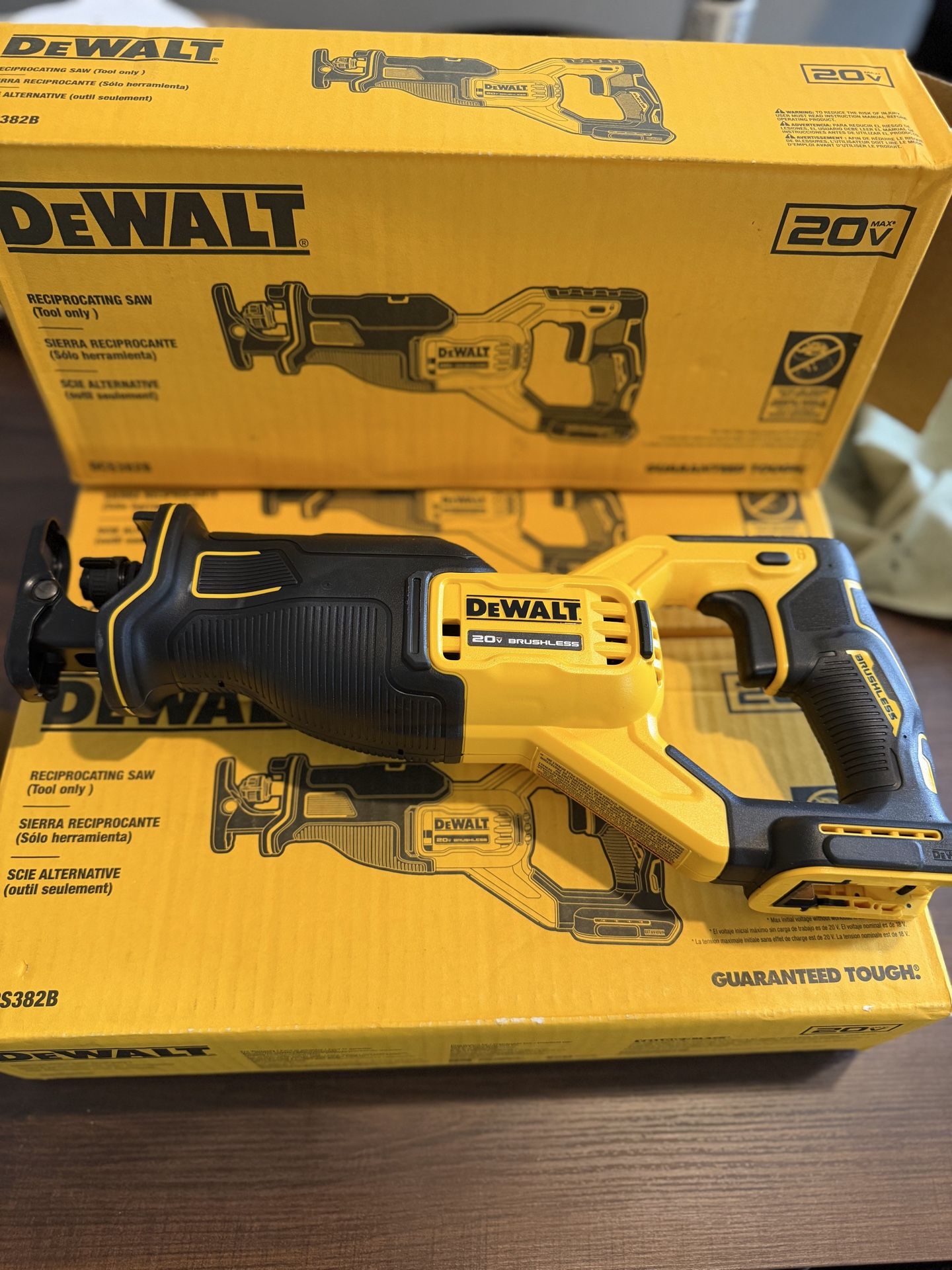 DEWALT20-Volt MAX XR Cordless Brushless Reciprocating Saw with 20-Volt MAX Compact Lithium-Ion