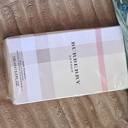 NEW & SEALED " AUTHENTIC BURBERRY LONDON WOMAN'S 3.3 OZ PARFUM SPRAY 40$