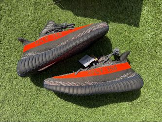 BRAND NEW YEEZY 350 v2 Carbon Beluga 10.5