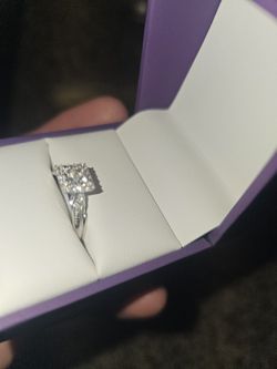 Engagement Ring 7 1/2 White Gold