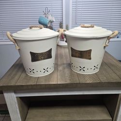 Decorative onion & potato bin