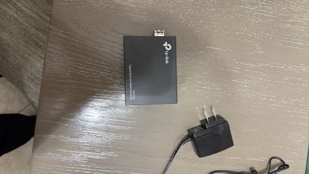 TP-Link MC220L Gigabit Ethernet SFP Media Converter - Tested w/ Power Adapter