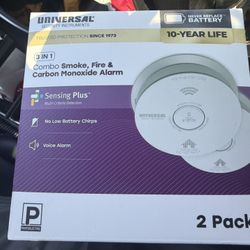 Universal Security Instruments 2-Pack 10-Year Battery Combination Smoke and Carb