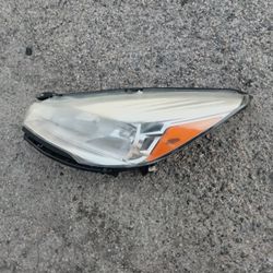 2013-2016 Ford Escape Headlight (Halogen Bulb)  OEM.