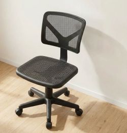 Desk chair/ office chair (rotate & adjust height)