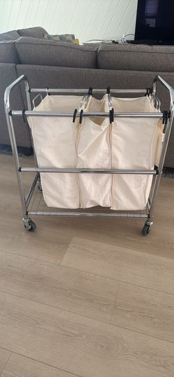Rolling laundry hamper