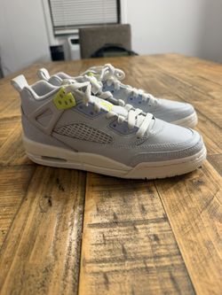 Jordans Size 5y. Woman size 6.5