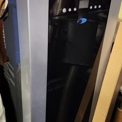 14000BTU Whynter Portable AC/dehumidifier