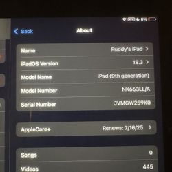 iPad 9th generation 64GB WiFi And Celular With Smart Keyboard Case