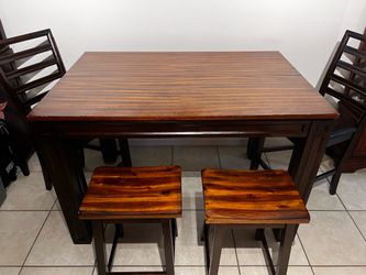 Dinner Table with 2 chairs and 2 boot chairs brown color.