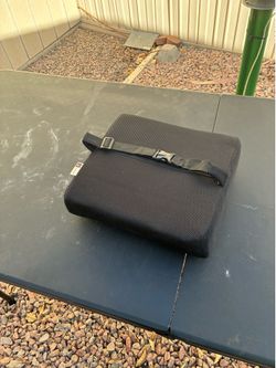 Single strap lumbar cushion