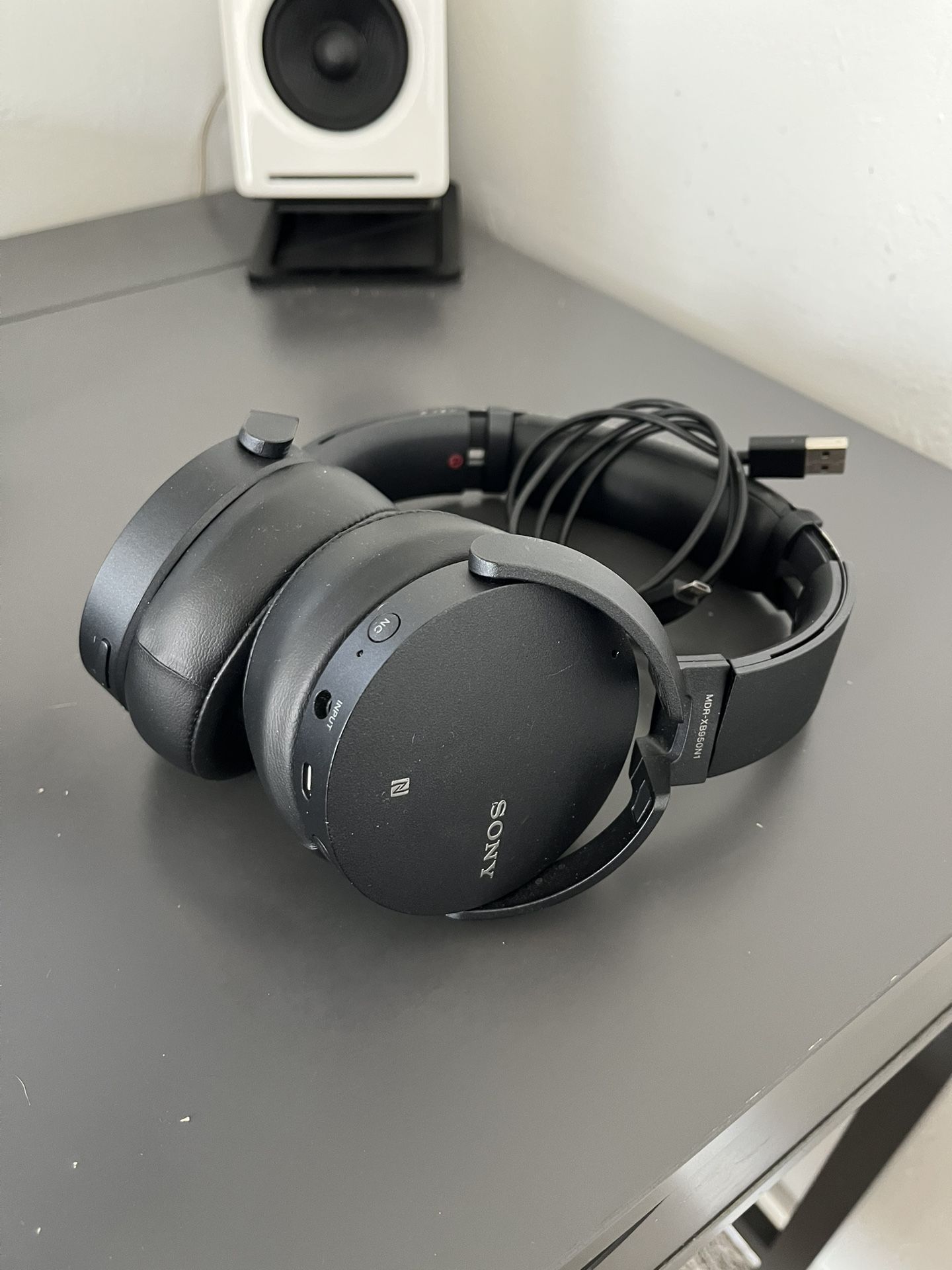 Sony MDT-XB950N1 Extra Bass Headphones