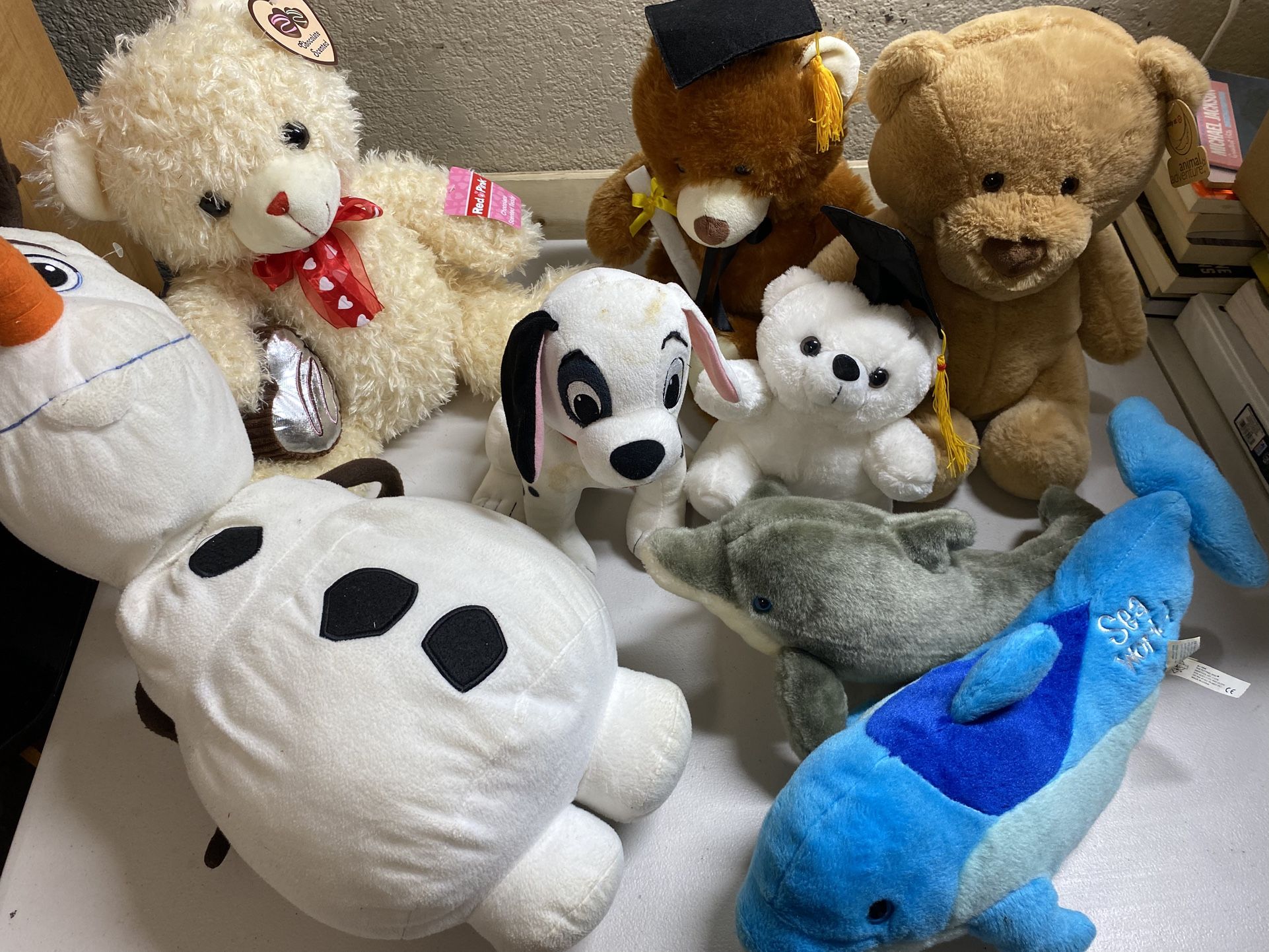 8 Stuffed animals