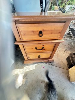 Cajonera de madera es mediana