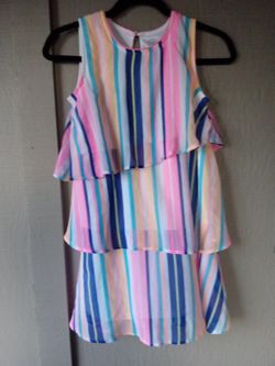 LIKE NEW WOMEN'S SIZE LARGE TOP