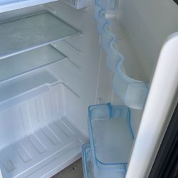 Ananti Fridge 