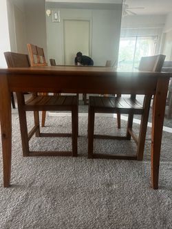 Dining room table & chairs