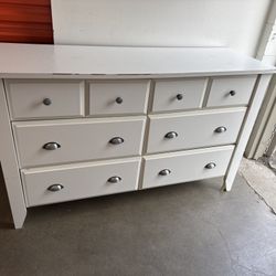 Sauder White Sturdy 6- drawer storage solution