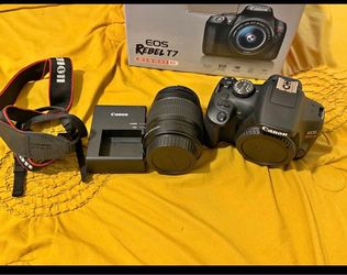 Canon EOS Rebel T7 DSLR Camera Kit