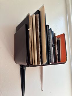 3 shelves available in brown, blue and orange