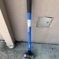Kobalt 10 -lb Polished Face Steel Head Fiberglass Handle Demolition Sledge hammer. Great condition 