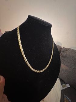 nNECKLACE