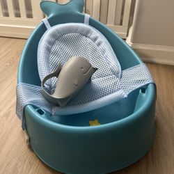 Skip Hop Baby Bath Tub With Rinser