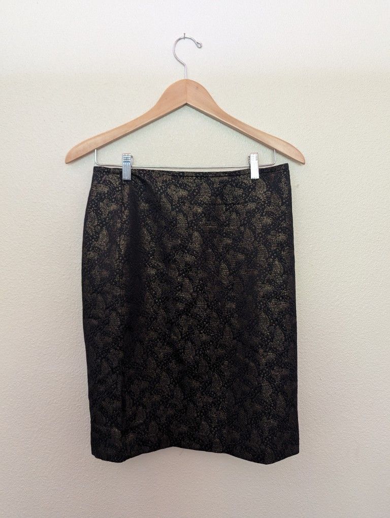 St. John Size 4 Black Knee-Length Pencil Skirt