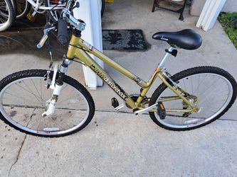 Diamond Back Ladies Mountain Bike 26