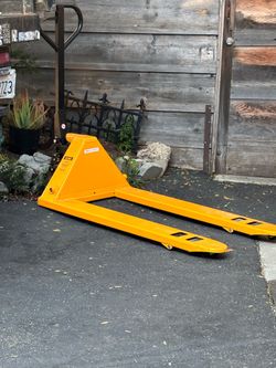 Uline Manual Hand Pallet Jack – Heavy-Duty Warehouse Pallet Truck