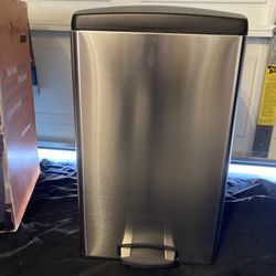 a stainless steel trash can designed for kitchen use(Warm Springs And Green Valley)