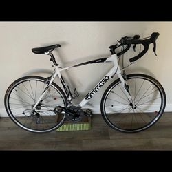 Tommaso Imola Road Bike – Shimano Claris equipped, Continental Gatorskin Tires – Excellent Condition!