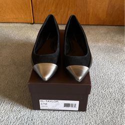 Elie Tahari El-Taylor Flats
