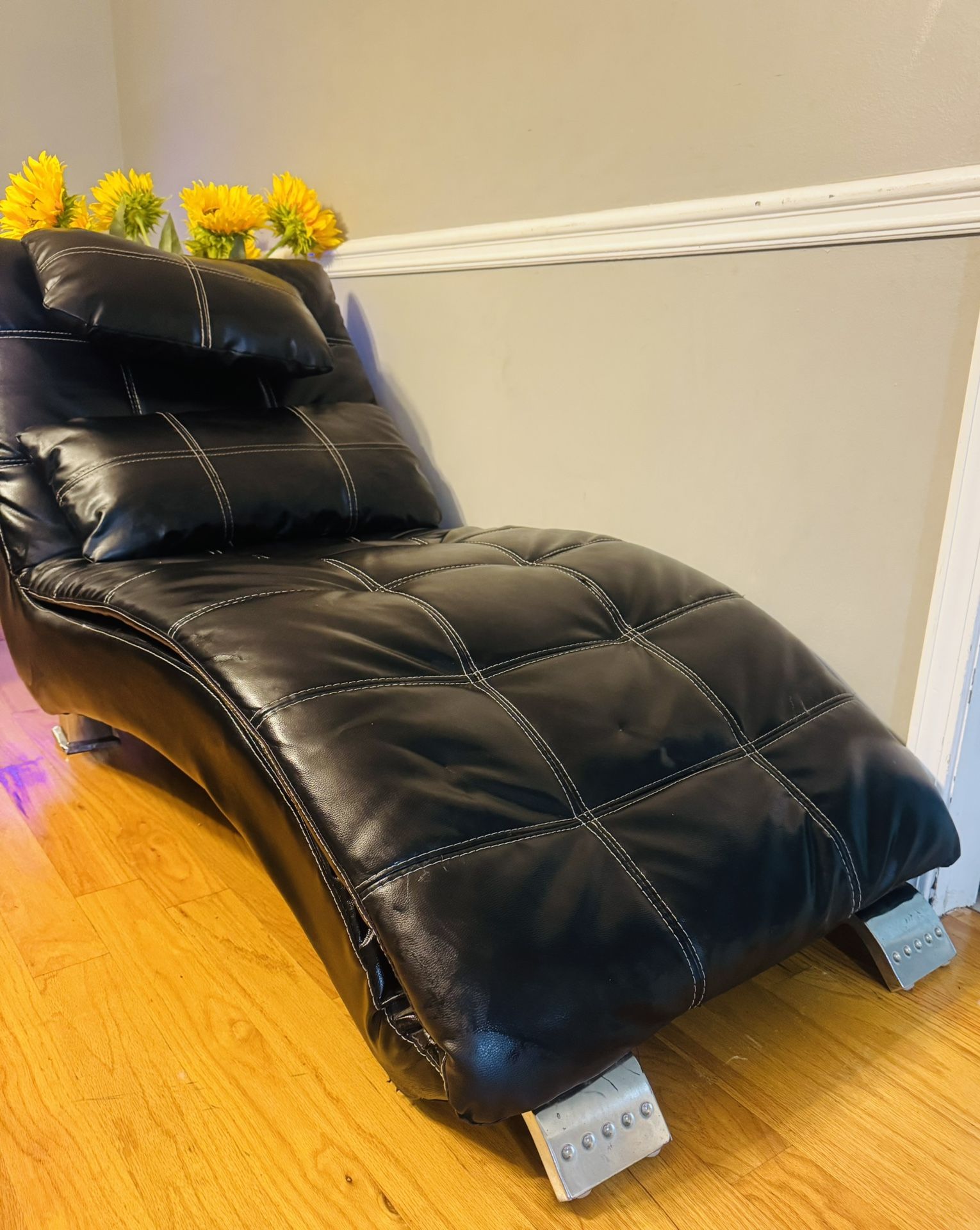 Dilleston Daybed with Faux Leather Upholstery and Quilting in Black