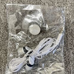 White Generic Wired In-ear Earbuds - One Size, Never Used 