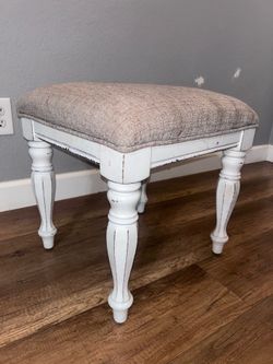 🪑 Farmhouse Upholstered Accent Stool / Vanity Bench
