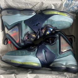 Nike Lebron’s 19 Fast Food Dutch Blue