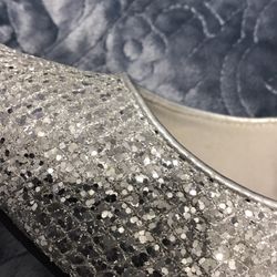 Woman’s / Juniors Shoes