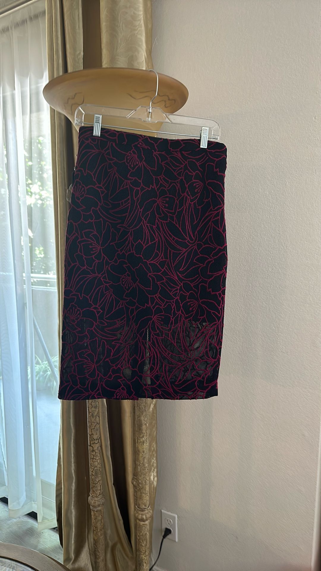 Skirt, Marciano brand, Size M, New