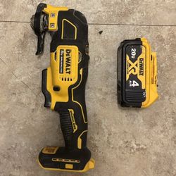 ATOMIC 20V MAX Lithium-Ion Cordless Brushless Oscillating Multi Tool with 20V MAX Premium Lithium-Ion 4.0Ah Battery Pack