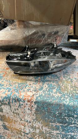 BMW F10 F11 5 Series Left Driver Side Adaptive Xenon HID Headlight Assembly HELLA OEM New