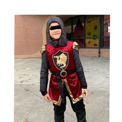 Halloween Knight Costume  5/6 Years 