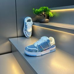 Light Blue Mesh Sneakers, Wholesale Bulk Shoes For Shop Owners