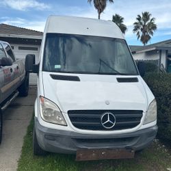 Mercedez 2012 Sprinter 2500 Diesel High Roof 270000 Millas(contact info removed)