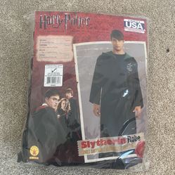 Harry Potter Gryffindor Robe + Wand – Adult L/XL – Like-New, Worn Once