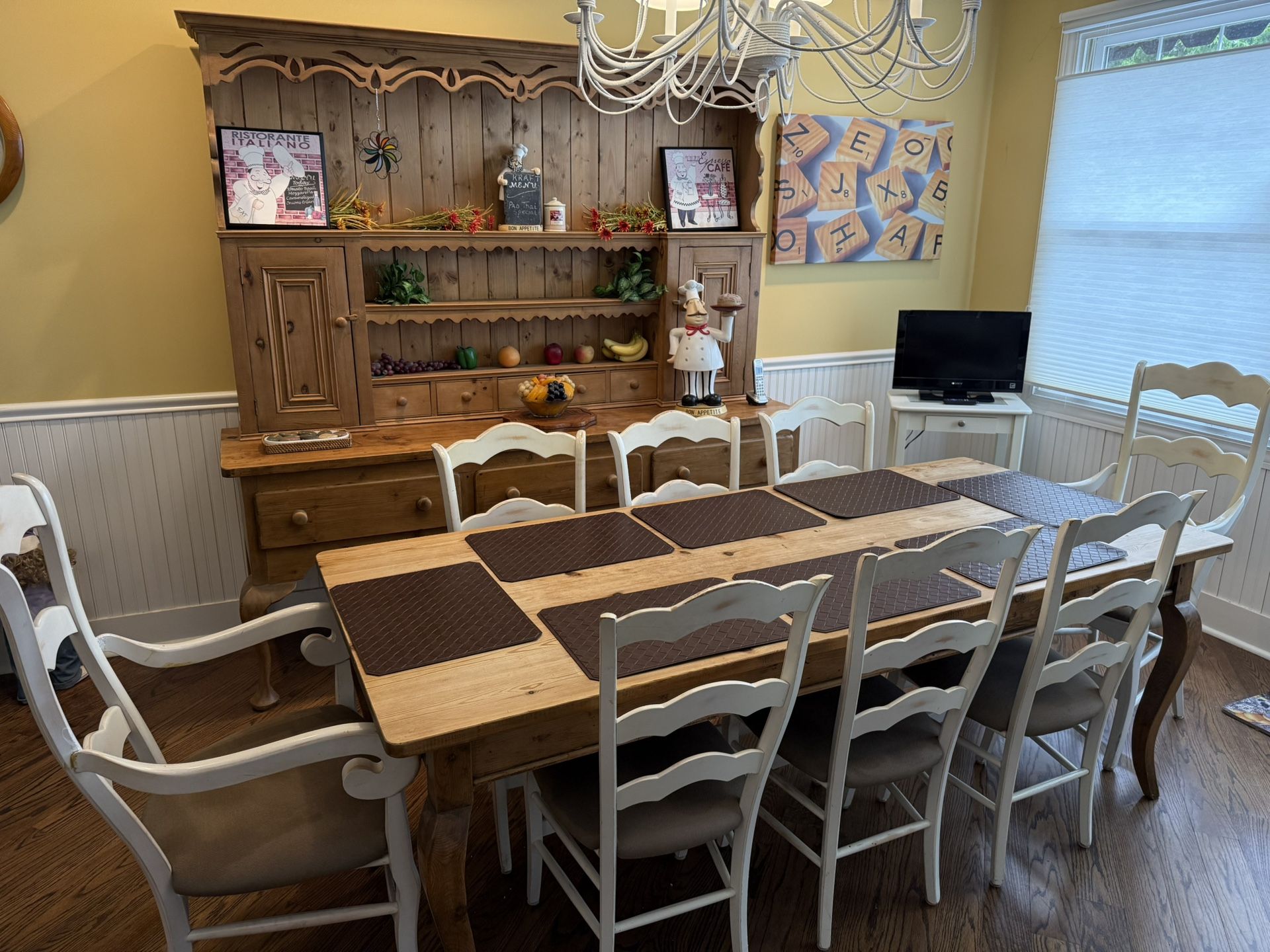 Charming country kitchen set