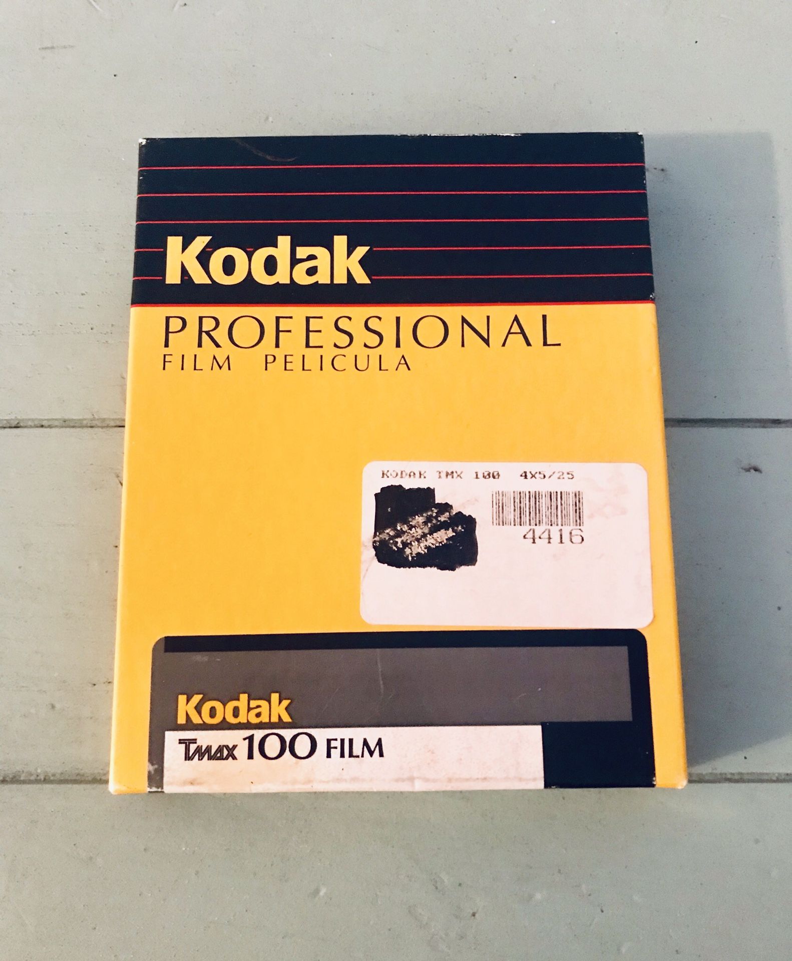 Sealed box Tmax 100 film Kodak (25 sheets) expired